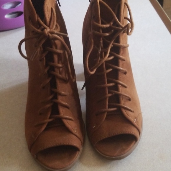 Light brown booties - Picture 2 of 3